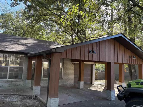 2589 Lakeside Dr, Benton, AR 72019