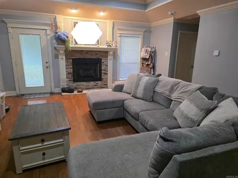 Living - 599 N Holly St, Beebe, AR 72012 photo 1 of 2