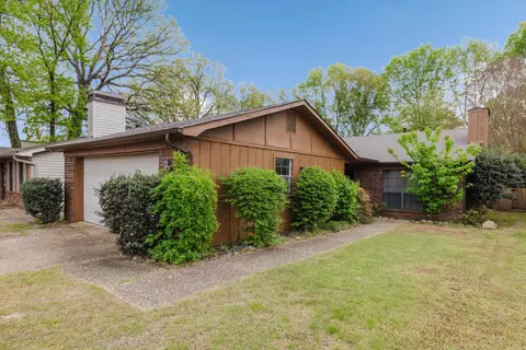 1605 Pickering Dr, Little Rock, AR 72211