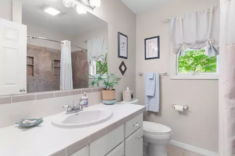 Bath - 635 Happy Bend Dr, Clinton, AR 72031 photo 3 of 4