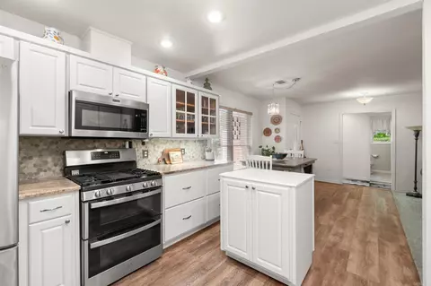 Kitchen - 635 Happy Bend Dr, Clinton, AR 72031 photo 2 of 4