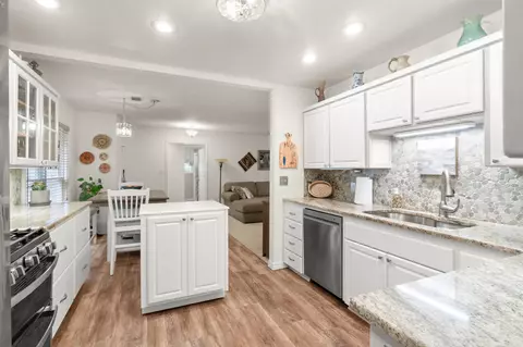 Kitchen - 635 Happy Bend Dr, Clinton, AR 72031 photo 3 of 4