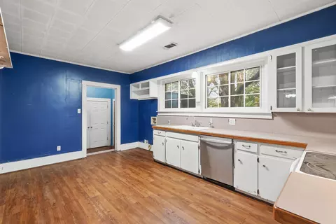 Kitchen - 175 Acklin Gap Rd, Conway, AR 72032 photo 3 of 4