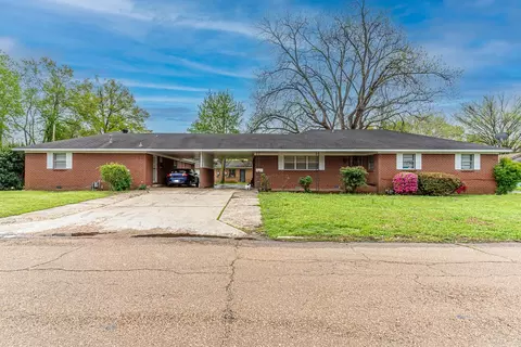 1047 N Rosser St, Forrest City, AR 72335