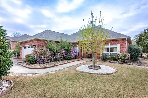 323 Old Hickory St, Hot Springs, AR 71913