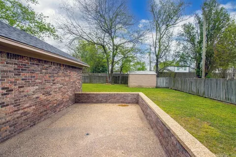 Exterior - 801 SW Third St, Bryant, AR 72022 photo 4 of 9