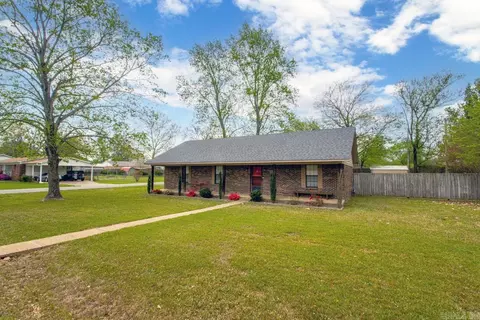 Exterior - 801 SW Third St, Bryant, AR 72022 photo 2 of 9