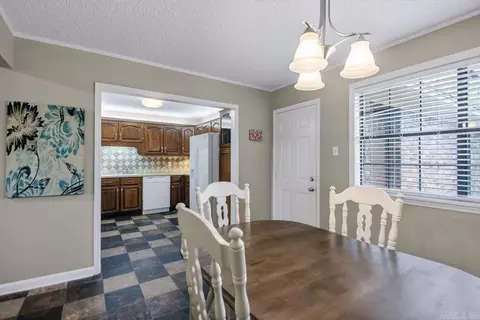 Dining - 801 SW Third St, Bryant, AR 72022 photo 2 of 2