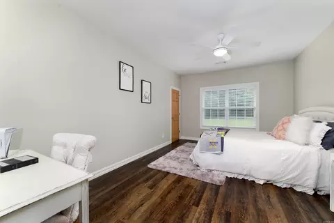Bedroom - 3309 E Hwy 96 Rd, Lavaca, AR 72941 photo 3 of 5