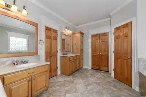 Bath - 3309 E Hwy 96 Rd, Lavaca, AR 72941 photo 2 of 3