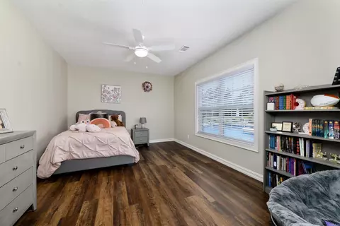 Bedroom - 3309 E Hwy 96 Rd, Lavaca, AR 72941 photo 4 of 5