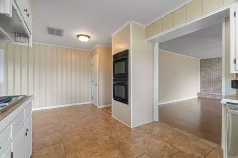 Kitchen - 703 S Franklin St, Lavaca, AR 72941 photo 5 of 5