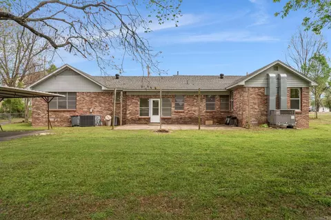 Exterior - 703 S Franklin St, Lavaca, AR 72941 photo 5 of 8