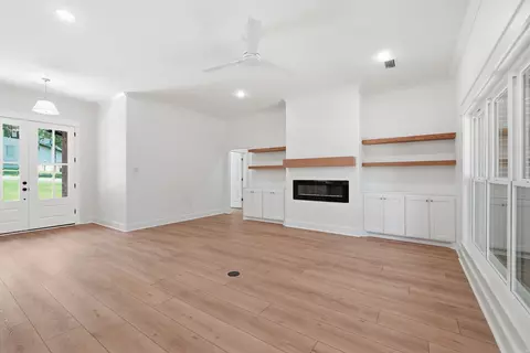 Living - 5 Talon Ln, Edgemont, AR 72044 photo 4 of 5