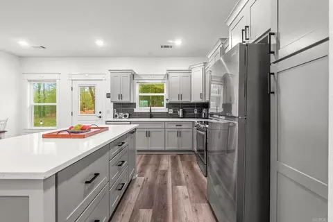 Kitchen - 36 Sky Eagle Dr, Greenbrier, AR 72058 photo 2 of 5