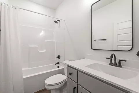 Bath - 36 Sky Eagle Dr, Greenbrier, AR 72058 photo 5 of 5