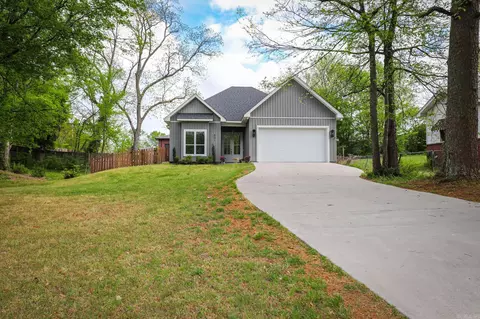 Exterior - 801 N Main St, Benton, AR 72015 photo 3 of 10