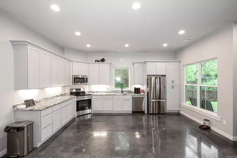 Kitchen - 801 N Main St, Benton, AR 72015 photo 2 of 4