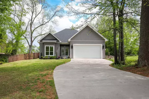 Exterior - 801 N Main St, Benton, AR 72015 photo 4 of 10