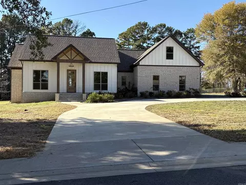 36 Church Cir, Greenbrier, AR 72058