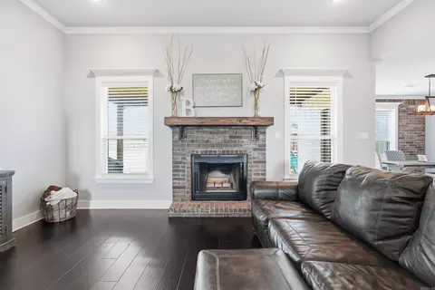 Living - 34 Andy Cv, Cabot, AR 72023 photo 3 of 5
