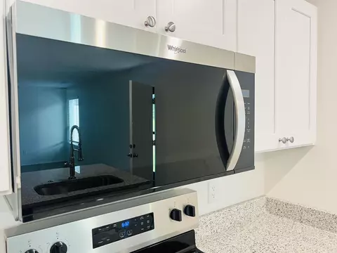 Kitchen - 470 Moonlight Graham Blvd, Ward, AR 72176 photo 5 of 10