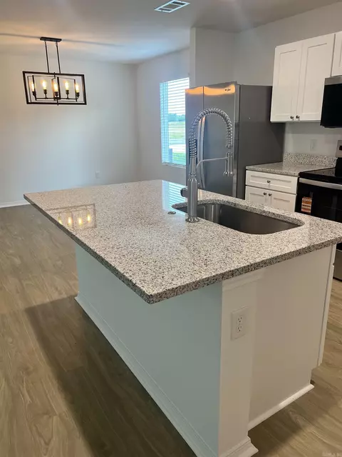 Kitchen - 470 Moonlight Graham Blvd, Ward, AR 72176 photo 4 of 10