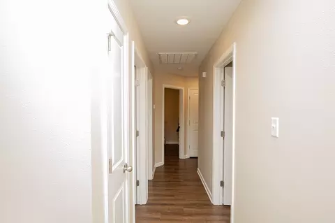 Entry Way - 1024 River St, Benton, AR 72015 photo 1 of 2