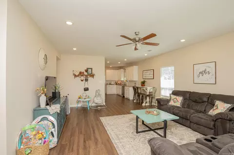 Living - 1024 River St, Benton, AR 72015 photo 1 of 2