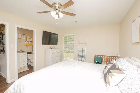 Bedroom - 1024 River St, Benton, AR 72015 photo 3 of 6