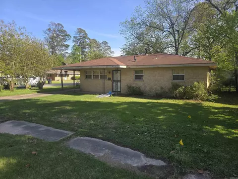 Exterior - 1700 W 31st Ave, Pine Bluff, AR 71603 photo 2 of 4