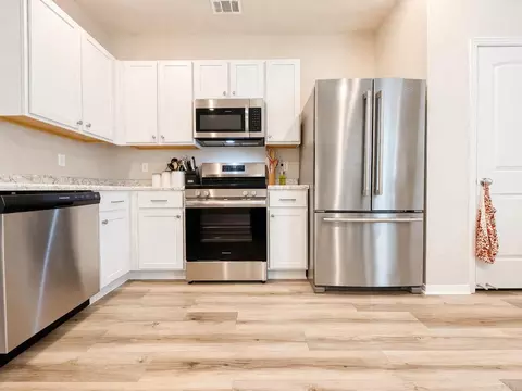 Kitchen - 29 Fallen Oak Dr, Conway, AR 72032 photo 3 of 3