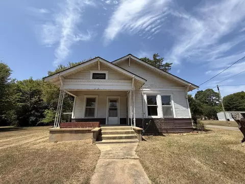 141 N Church St, Mineral Springs, AR 71851