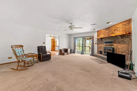 Living - 7 Bream Nest Rd, Conway, AR 72032 photo 2 of 6