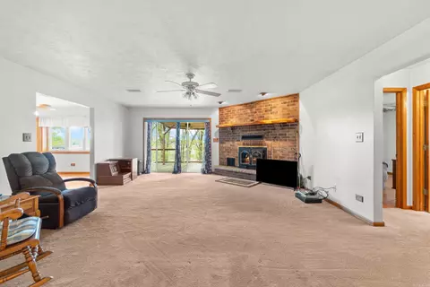 Living - 7 Bream Nest Rd, Conway, AR 72032 photo 1 of 6
