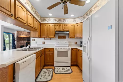 Kitchen - 7 Bream Nest Rd, Conway, AR 72032 photo 1 of 2