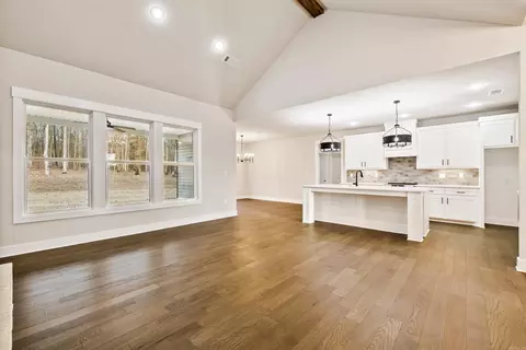 Living - 10364 Narrows, Benton, AR 72019 photo 1 of 4