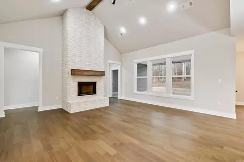 Living - 10364 Narrows, Benton, AR 72019 photo 4 of 4