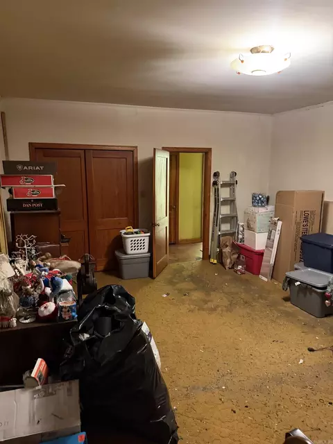 Bedroom - 727 N Main St, Benton, AR 72015 photo 2 of 3