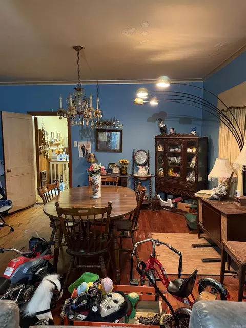 Dining - 727 N Main St, Benton, AR 72015 photo 1 of 4