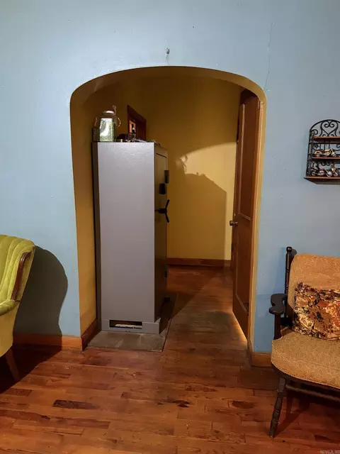 Entry Way - 727 N Main St, Benton, AR 72015 photo 3 of 3