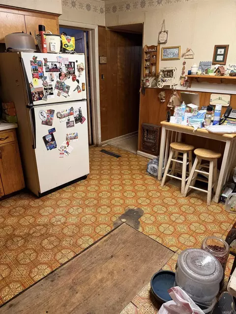 Kitchen - 727 N Main St, Benton, AR 72015 photo 3 of 4