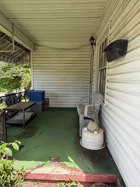 Exterior - 727 N Main St, Benton, AR 72015 photo 9 of 14