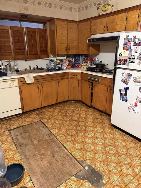 Kitchen - 727 N Main St, Benton, AR 72015 photo 4 of 4