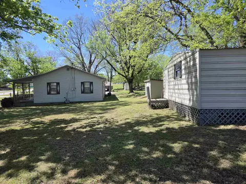 Exterior - 32 E Main St, Ash Flat, AR 72513 photo 5 of 8