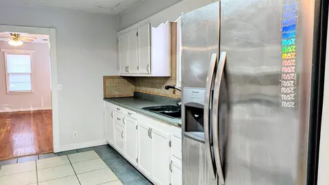 Kitchen - 32 E Main St, Ash Flat, AR 72513 photo 3 of 5