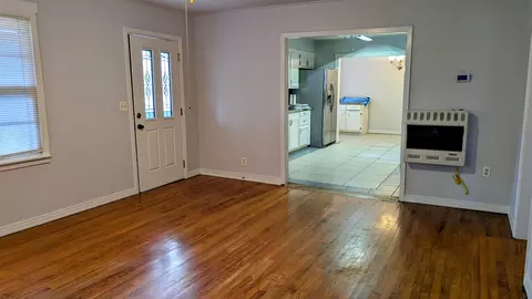 Living - 32 E Main St, Ash Flat, AR 72513 photo 2 of 3