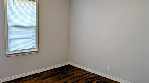 Bedroom - 32 E Main St, Ash Flat, AR 72513 photo 4 of 7