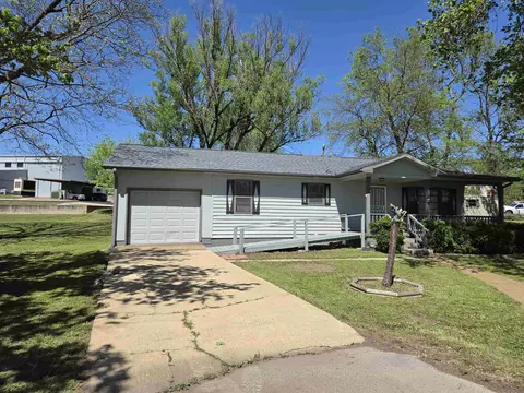Exterior - 32 E Main St, Ash Flat, AR 72513 photo 8 of 8
