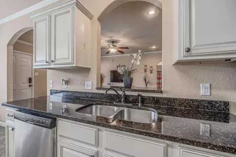 Kitchen - 2710 Plateau Dr, Conway, AR 72032 photo 3 of 5